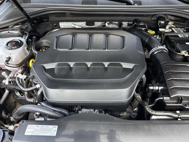 Used 2023  Audi 40 Premium image 13