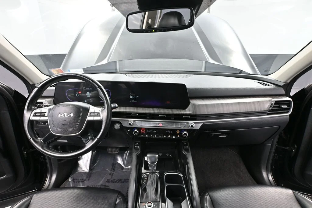 Used 2023 Black Kia EX X-Line image 24