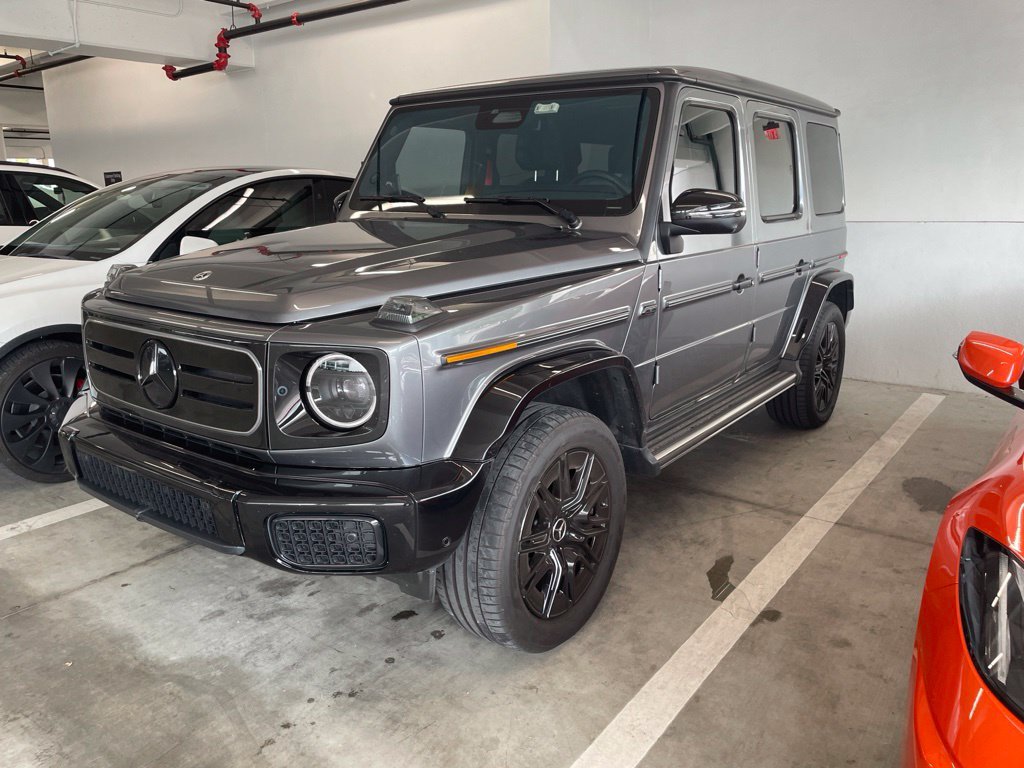 Used 2025 Gray Mercedes-Benz G 580 image 3