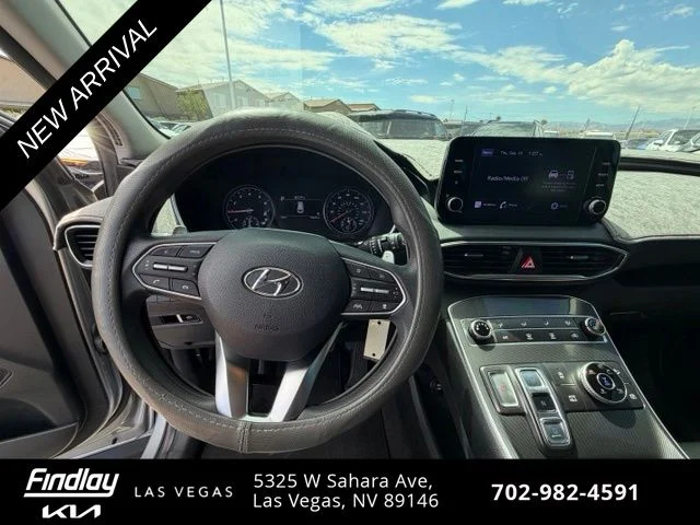 Used 2022 Silver Hyundai SE image 9
