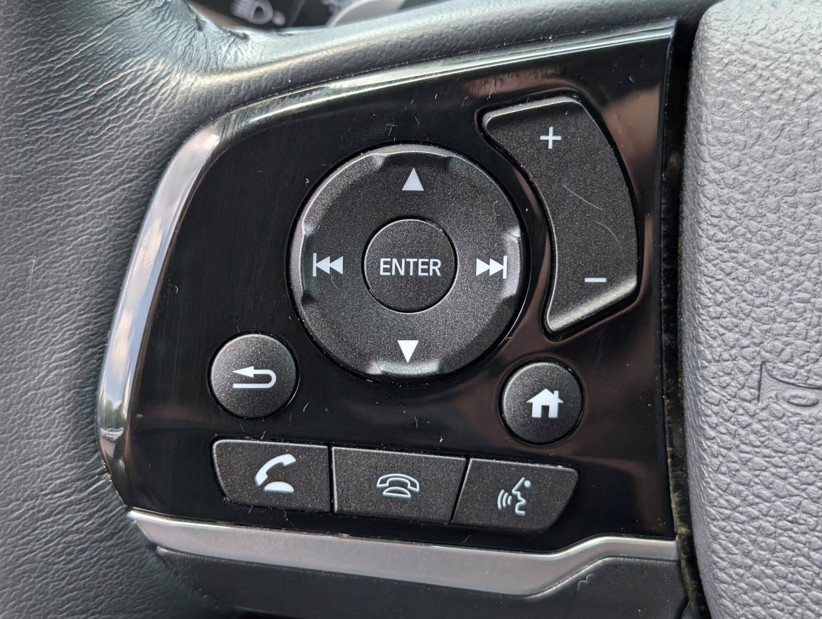 Used 2020 Burgundy Honda Touring 7-Passenger image 19
