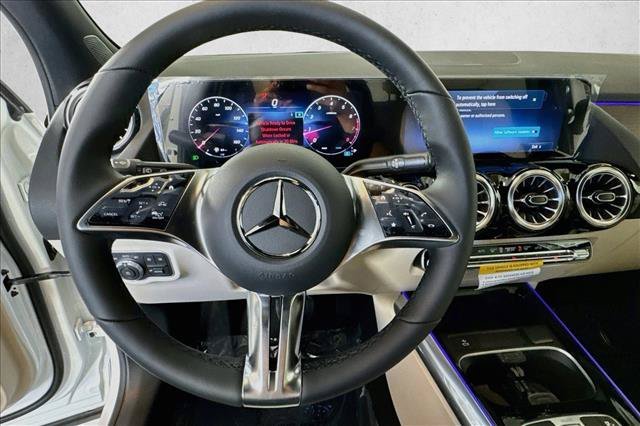 New 2026 Polar White Mercedes-Benz GLA 250 image 41