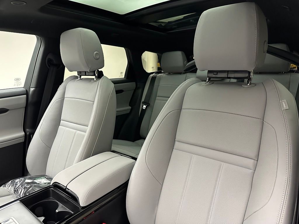 New 2026 Arroios Grey Metallic Land Rover S image 10