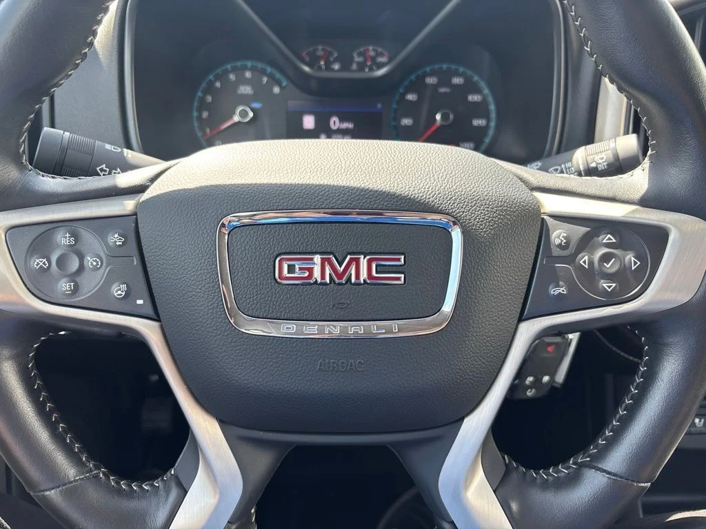Used 2020 Blue GMC Denali image 23