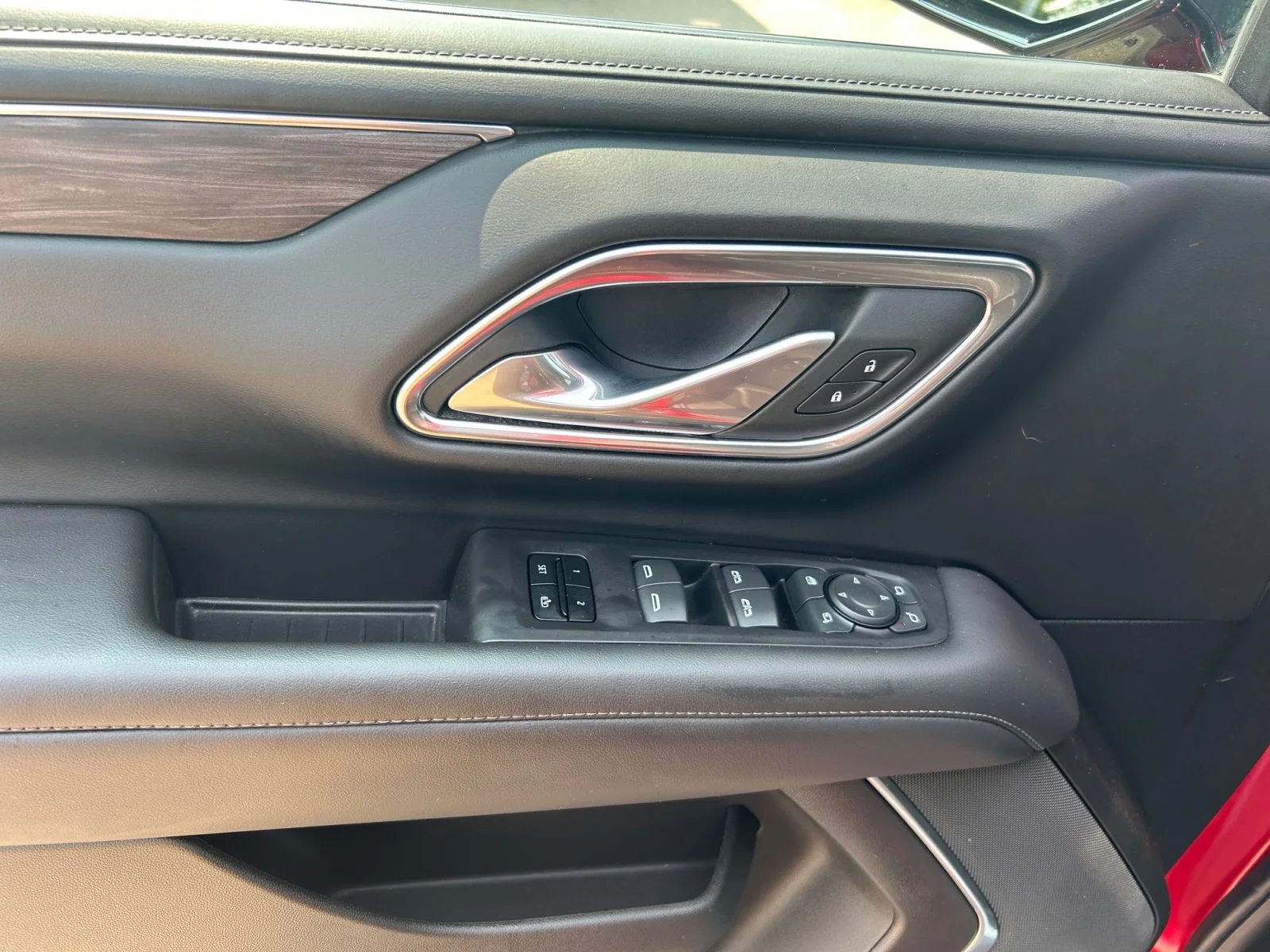 Used 2024 Red Chevrolet LT 4WD 3.0L Leather image 18