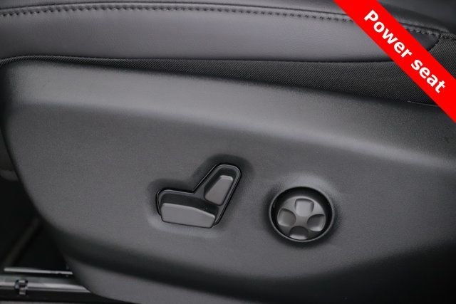 2026 Chrysler Pacifica Select - Photo 18