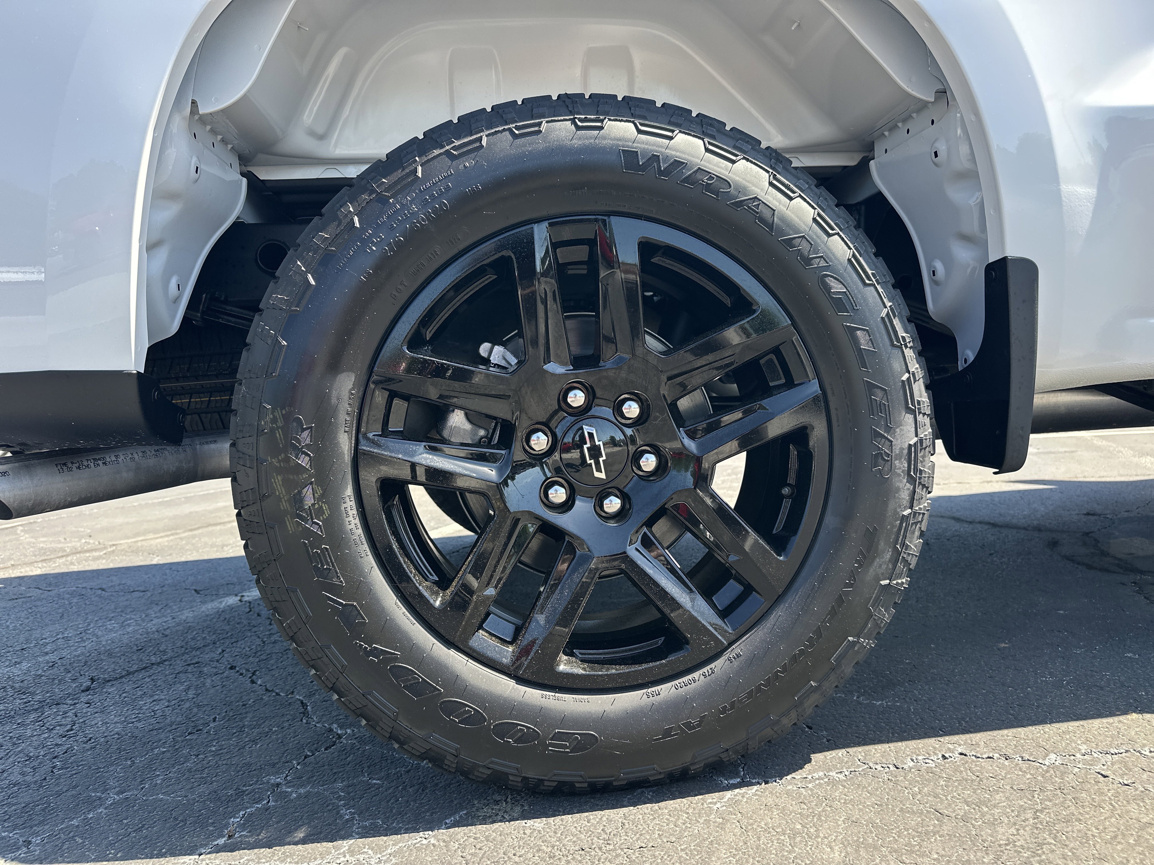 New 2026 Summit White Chevrolet RST image 18