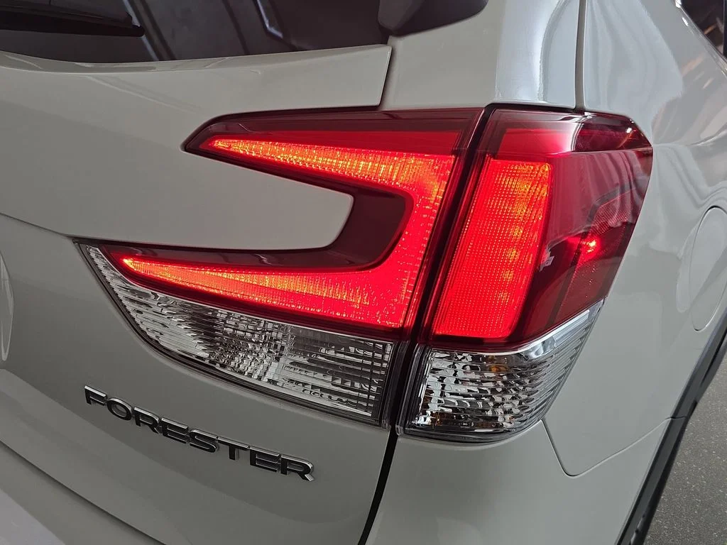 Used 2024 Crystal White Pearl Subaru Limited image 34