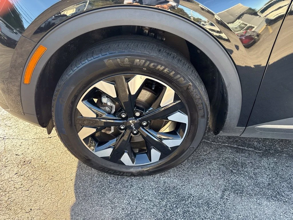 Certified Used 2023 Black Kia X-Line image 13