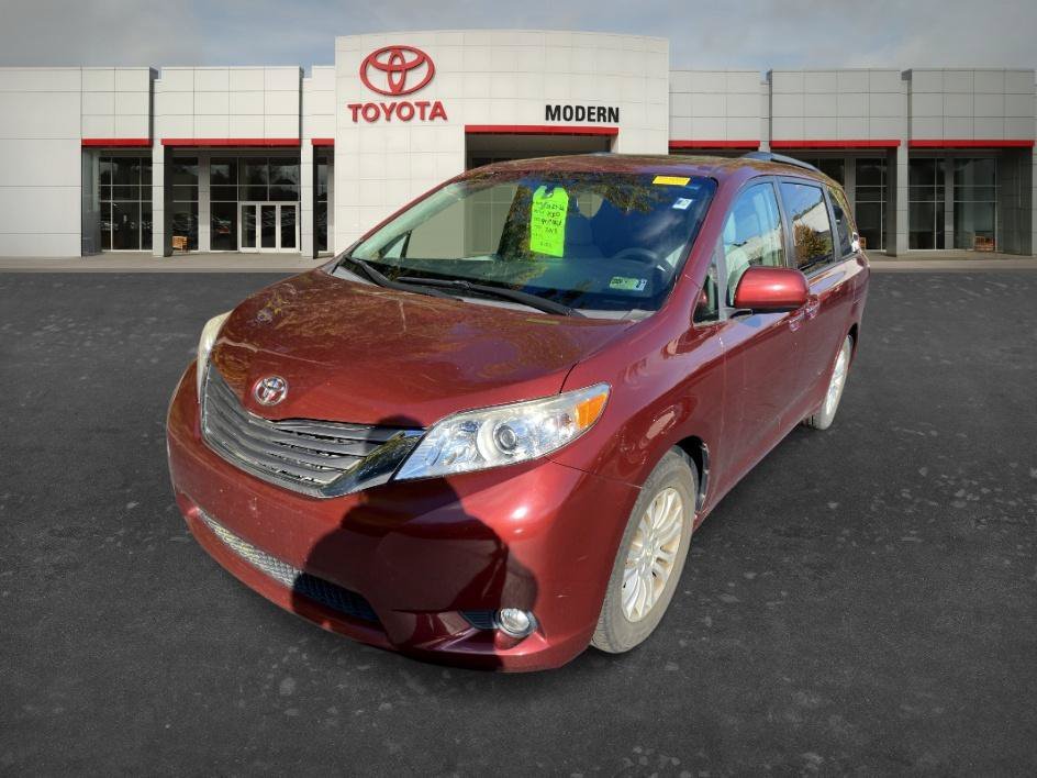 Used 2017 Salsa Red Pearl Toyota XLE image 1