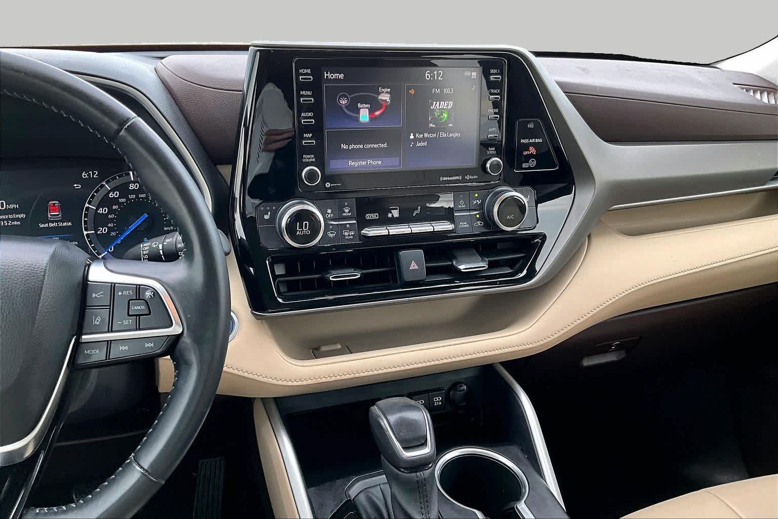 Used 2020 Blizzard Pearl Toyota Hybrid XLE image 7