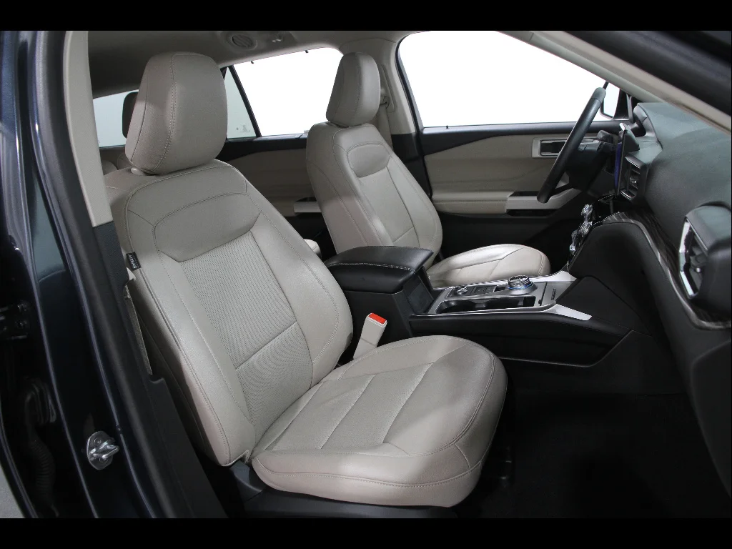 Used 2023 Stone Blue Ford Limited image 18