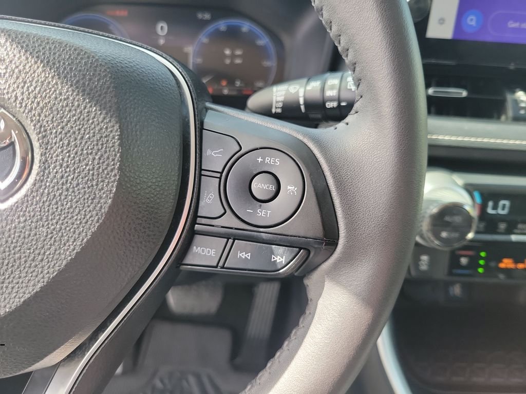 Certified Used 2025  Toyota Limited image 22