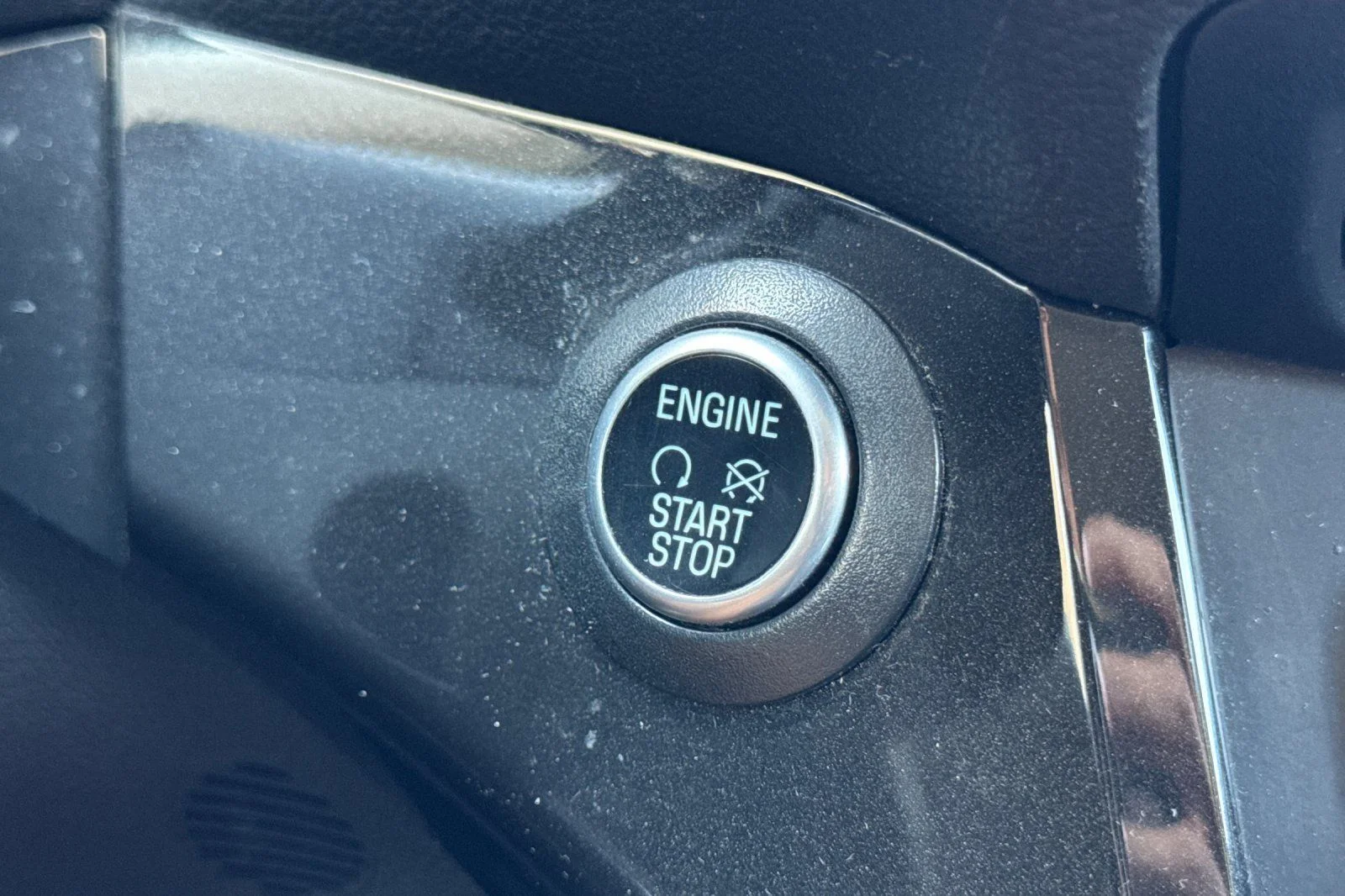 Used 2019 White Ford SE image 25