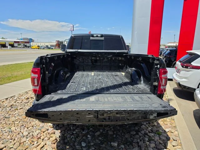 Used 2022 Diamond Black Ram Laramie image 7