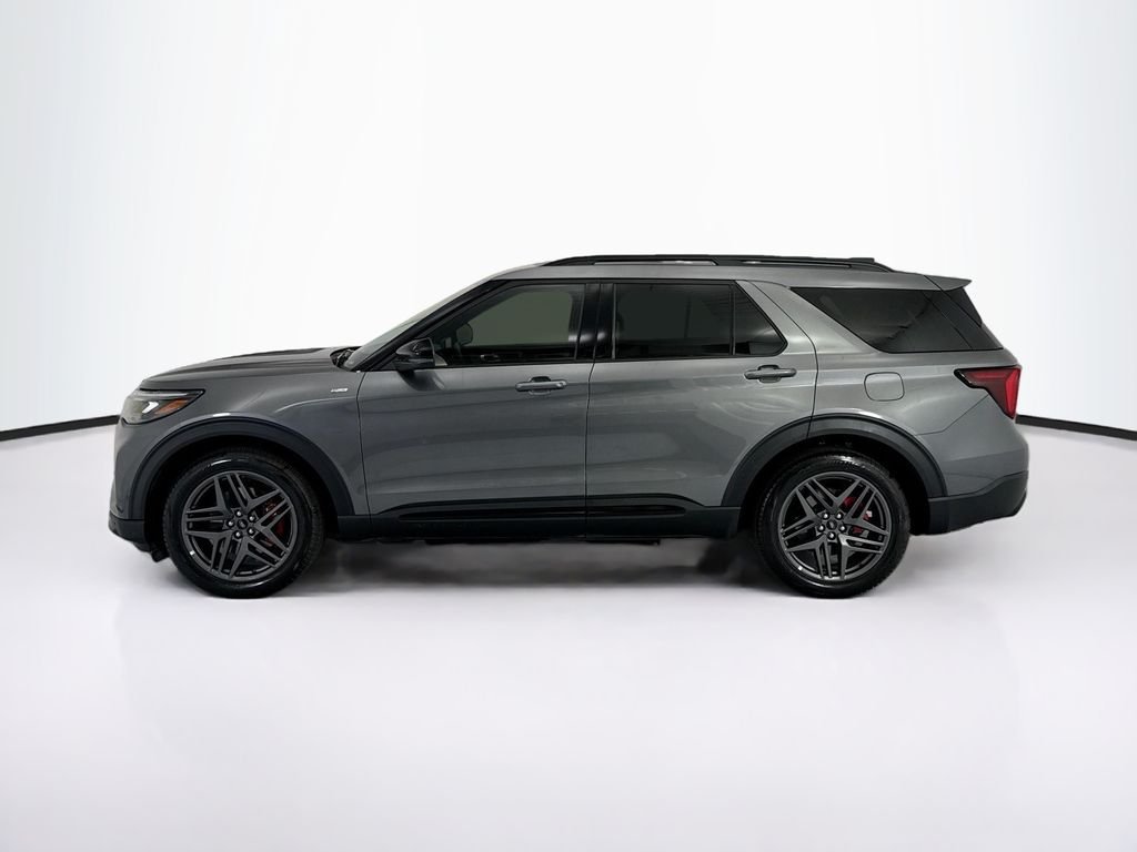 Used 2025 Gray Metallic Ford ST-Line image 8