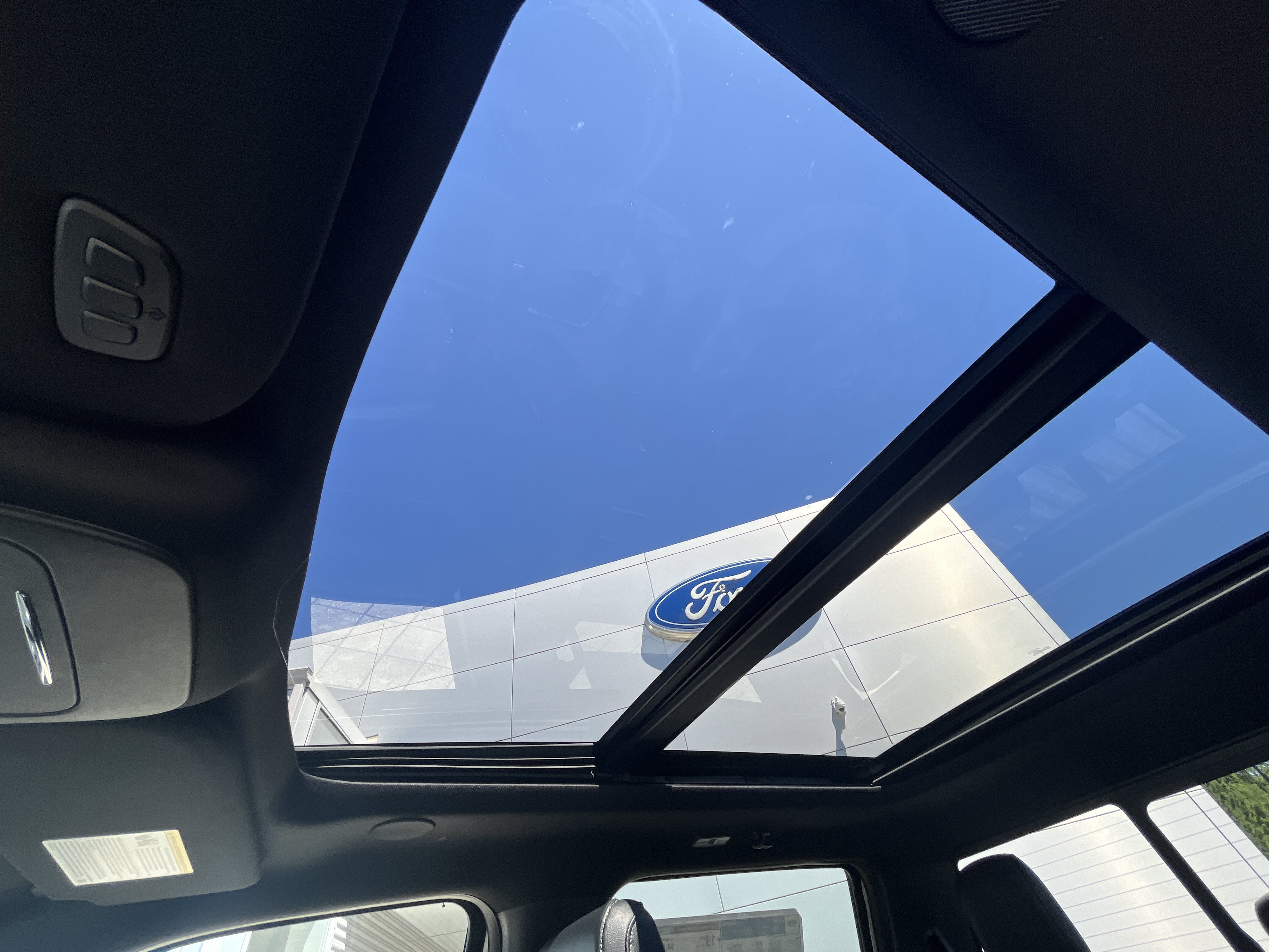 New 2026 Star White Metallic Tri-Coat Ford Lariat® image 30