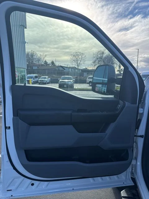 2026 Ford F-550 Super Duty Chassis Cab XL - Photo 9