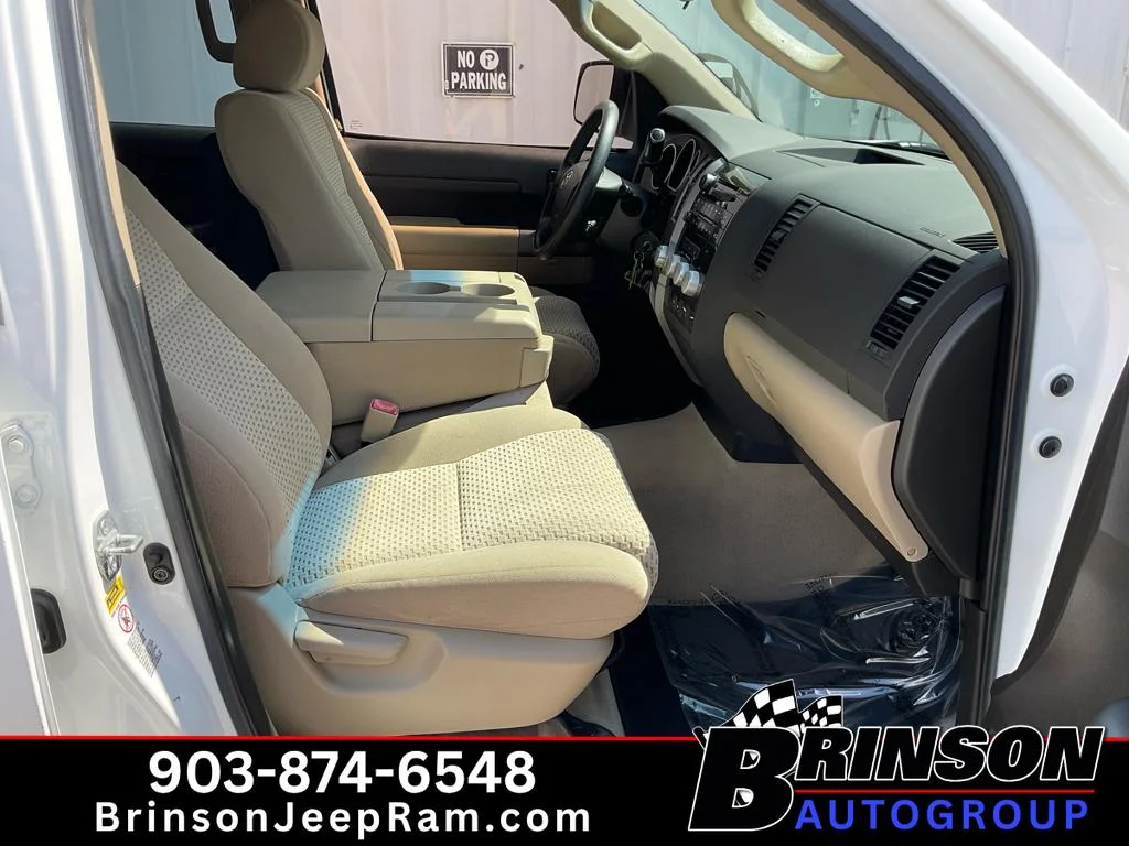 Used 2010 Super White Toyota Grade 5.7L V8 (A6) image 22