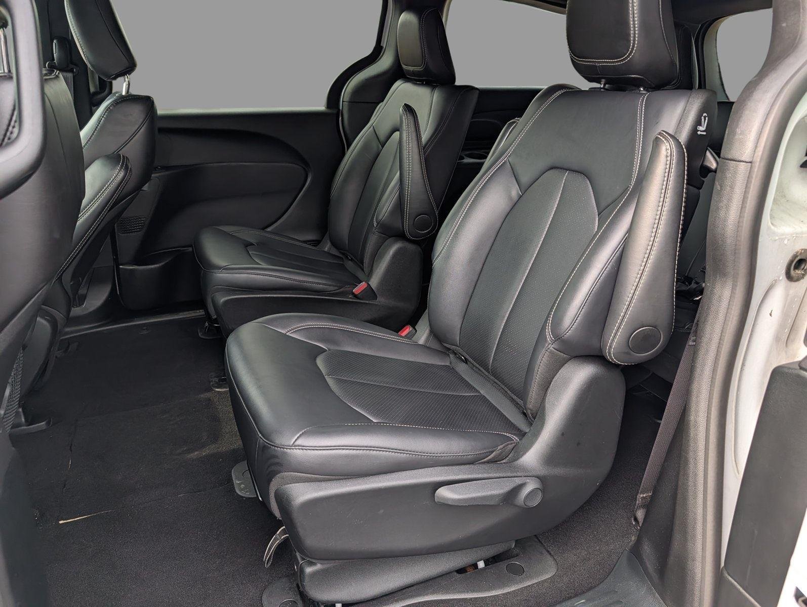 Used 2024 Bright White Clearcoat Chrysler Hybrid S Appearance Pkg image 29