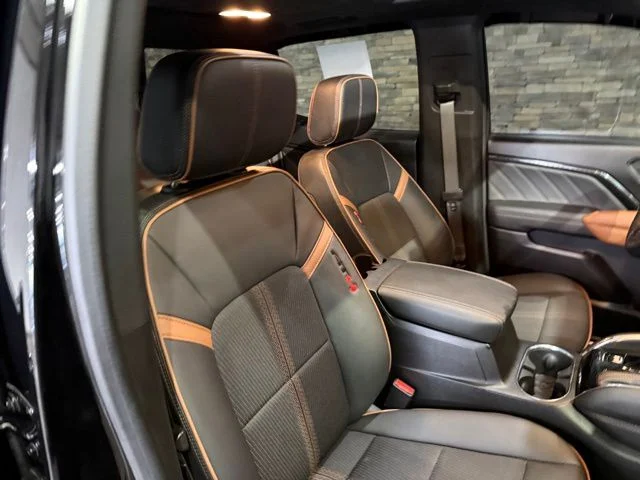 Used 2023 Onyx Black GMC AT4 image 32