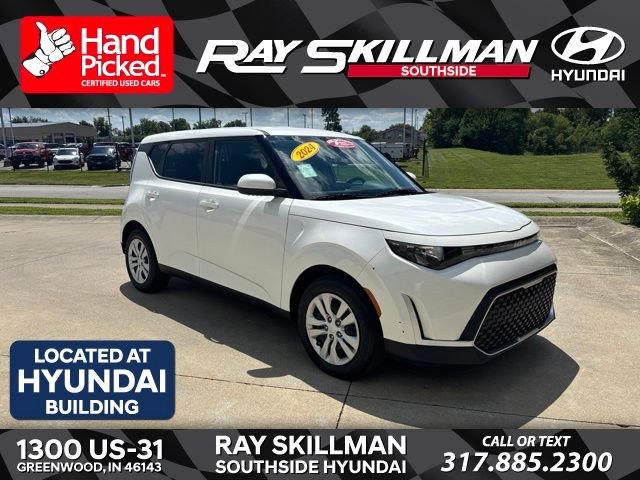 Used 2024 White Kia LX image 1