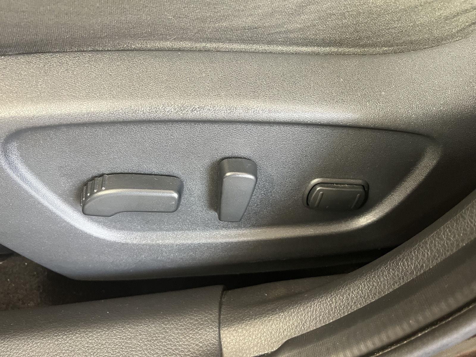 Used 2016 Magnetic Black Nissan SV image 7