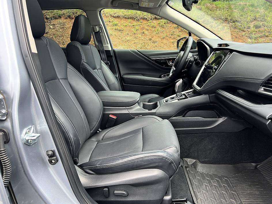 Used 2025 Ice Silver Metallic Subaru Limited image 20