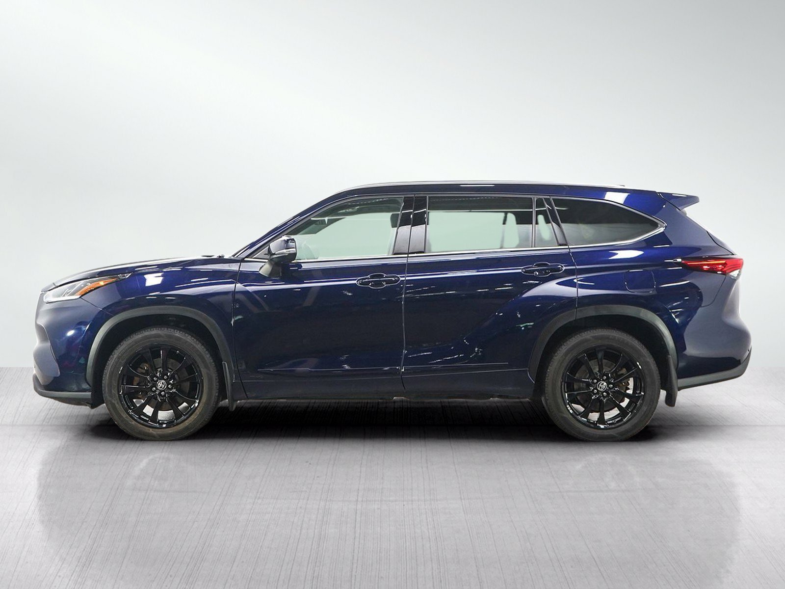 Used 2023 Toyota Highlander Limited with VIN 5TDXBRCH3PS563114 for sale in South Saint Paul, Minnesota