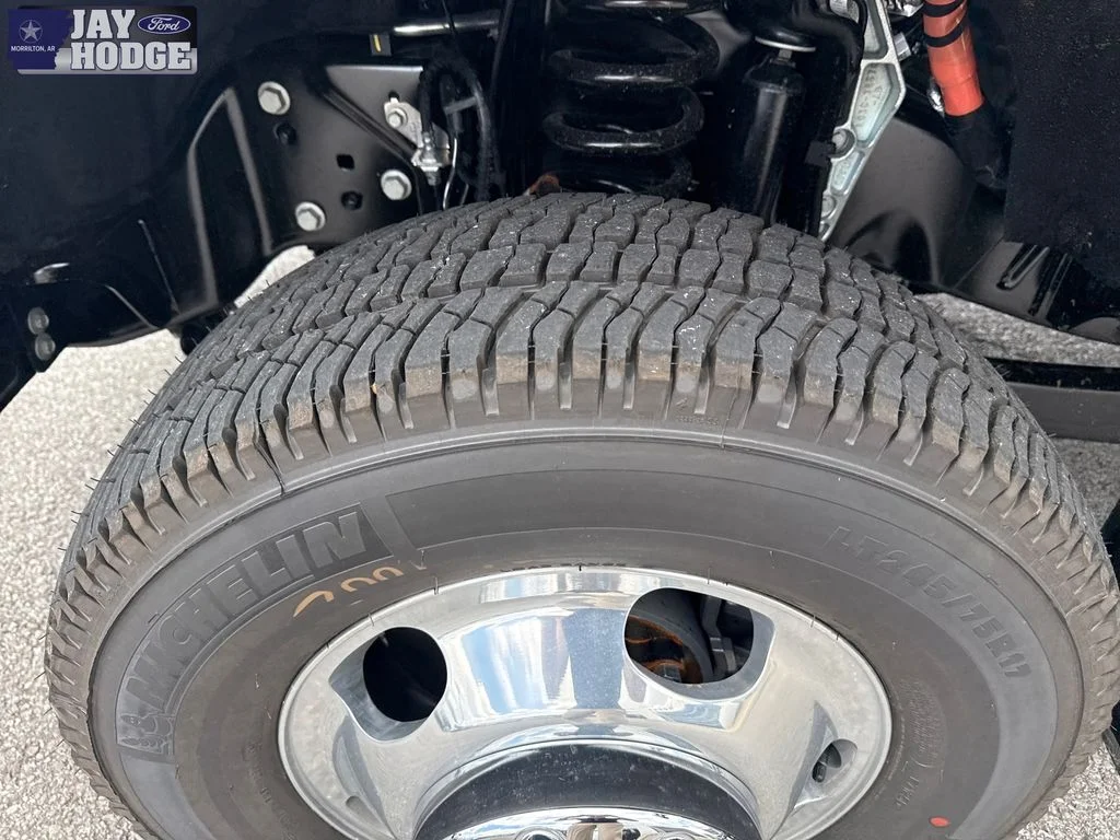 New 2026 Star White Metallic Tri-Coat Ford F-350® King Ranch® image 31