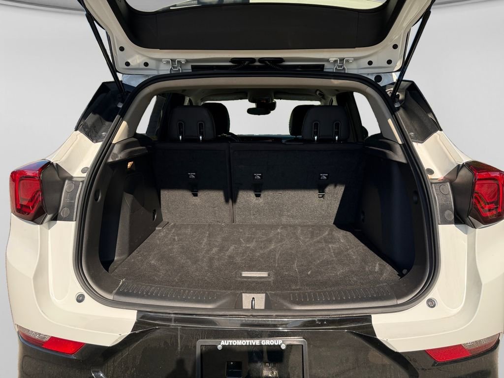 Used 2024 Summit White Buick Sport Touring image 19