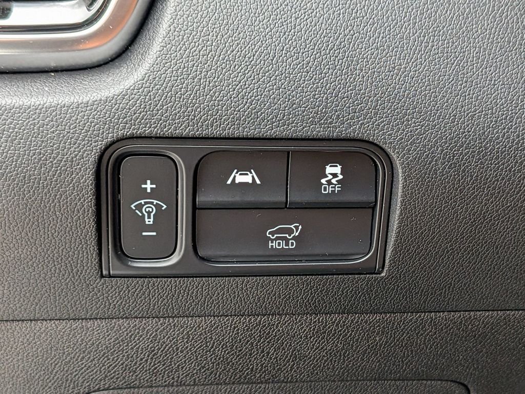 Used 2023 Green Kia X-Line SX Prestige image 17