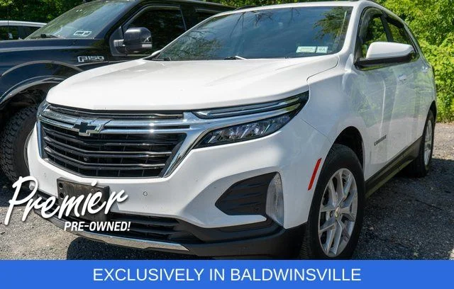 Used 2022 White Chevrolet LT image 1