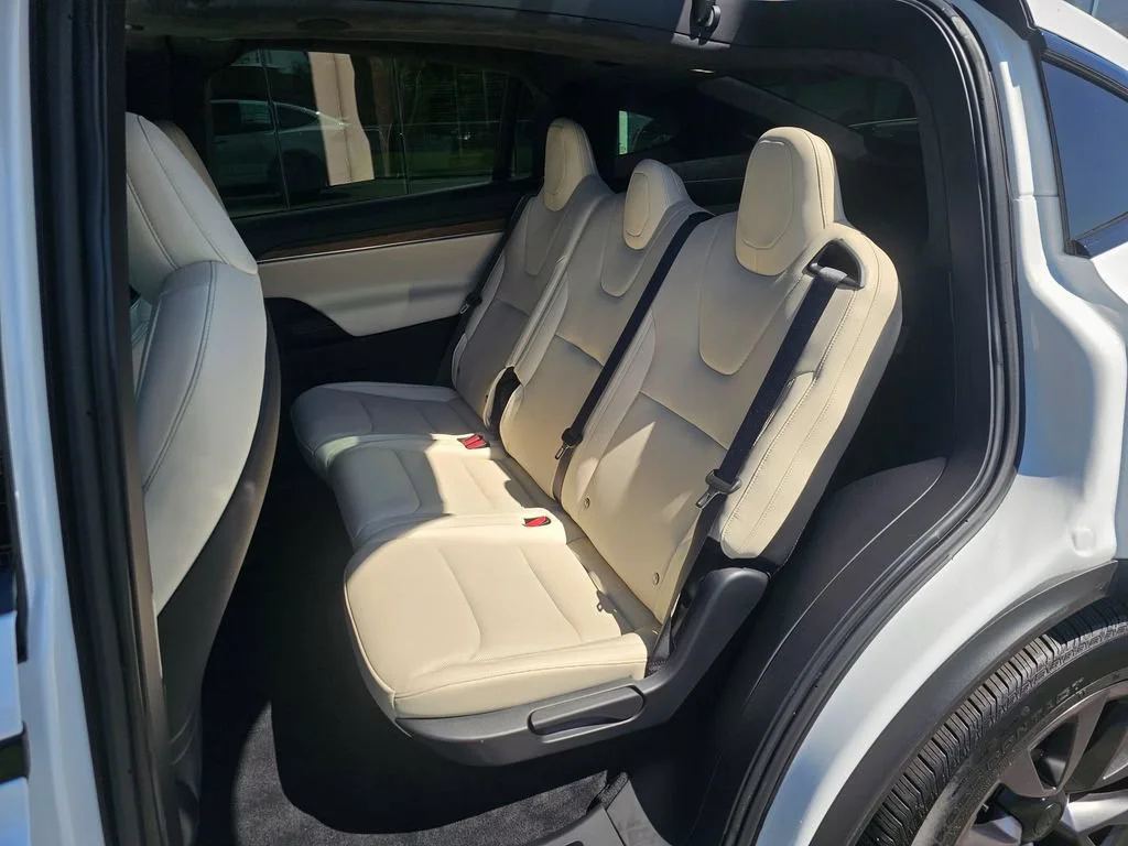 Used 2024  Tesla AWD image 16