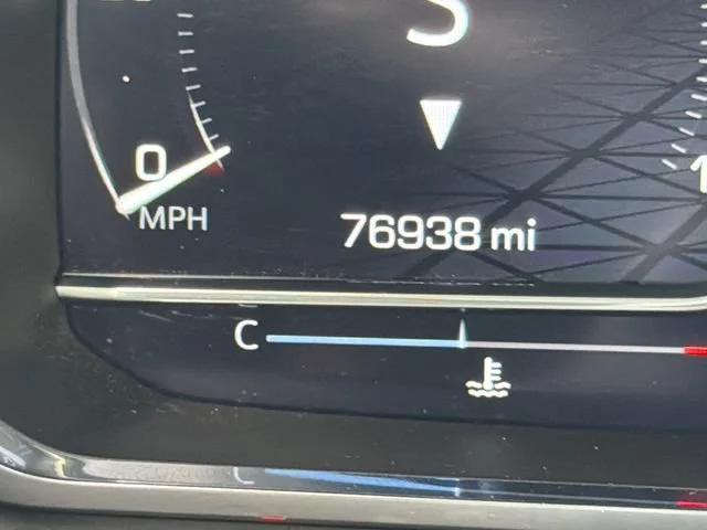 Used 2022 Summit White GMC AT4 image 29