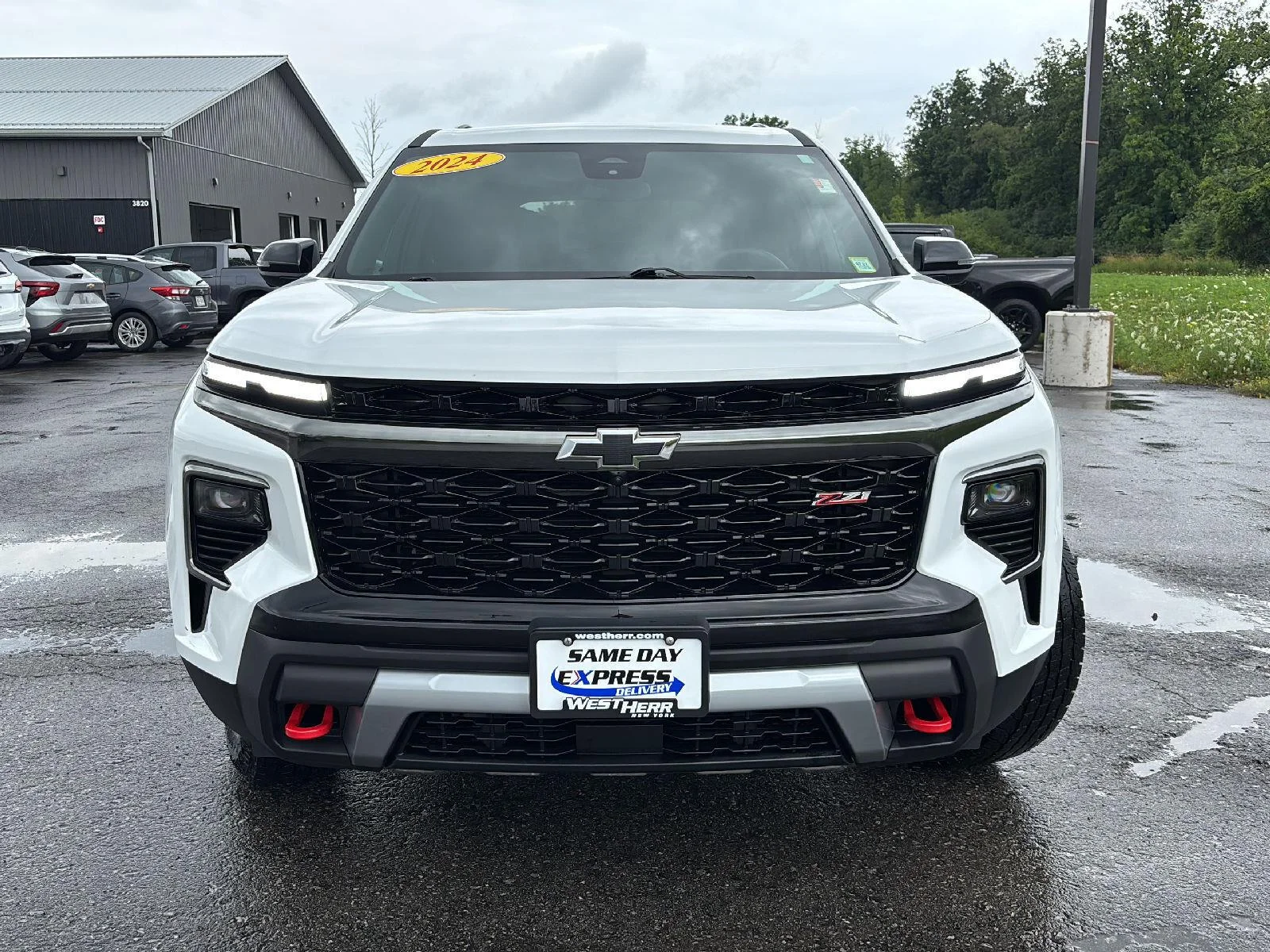 Used 2024 Summit White Chevrolet Z71 image 2