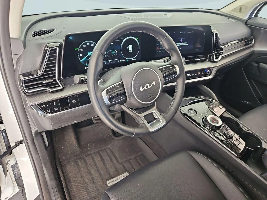 Used 2025 Snow White Pearl Kia SX-Prestige image 13