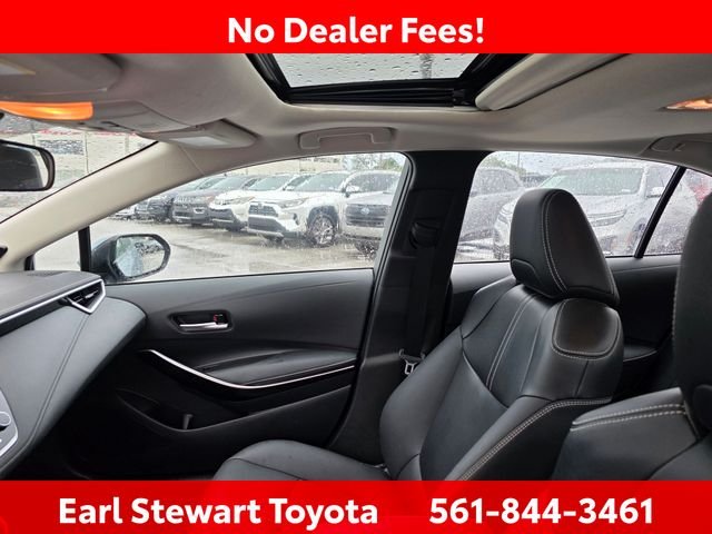 Used 2021  Toyota XLE image 3