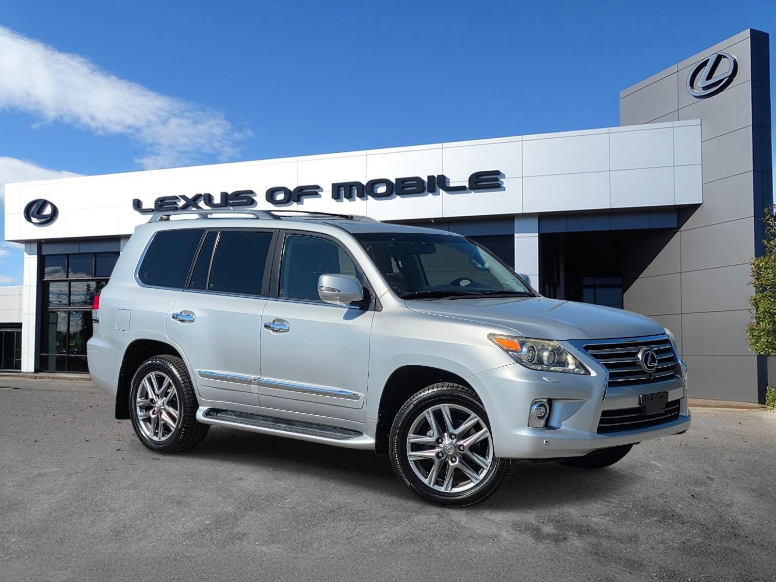 Used 2015 Silver Lexus 570 image 1