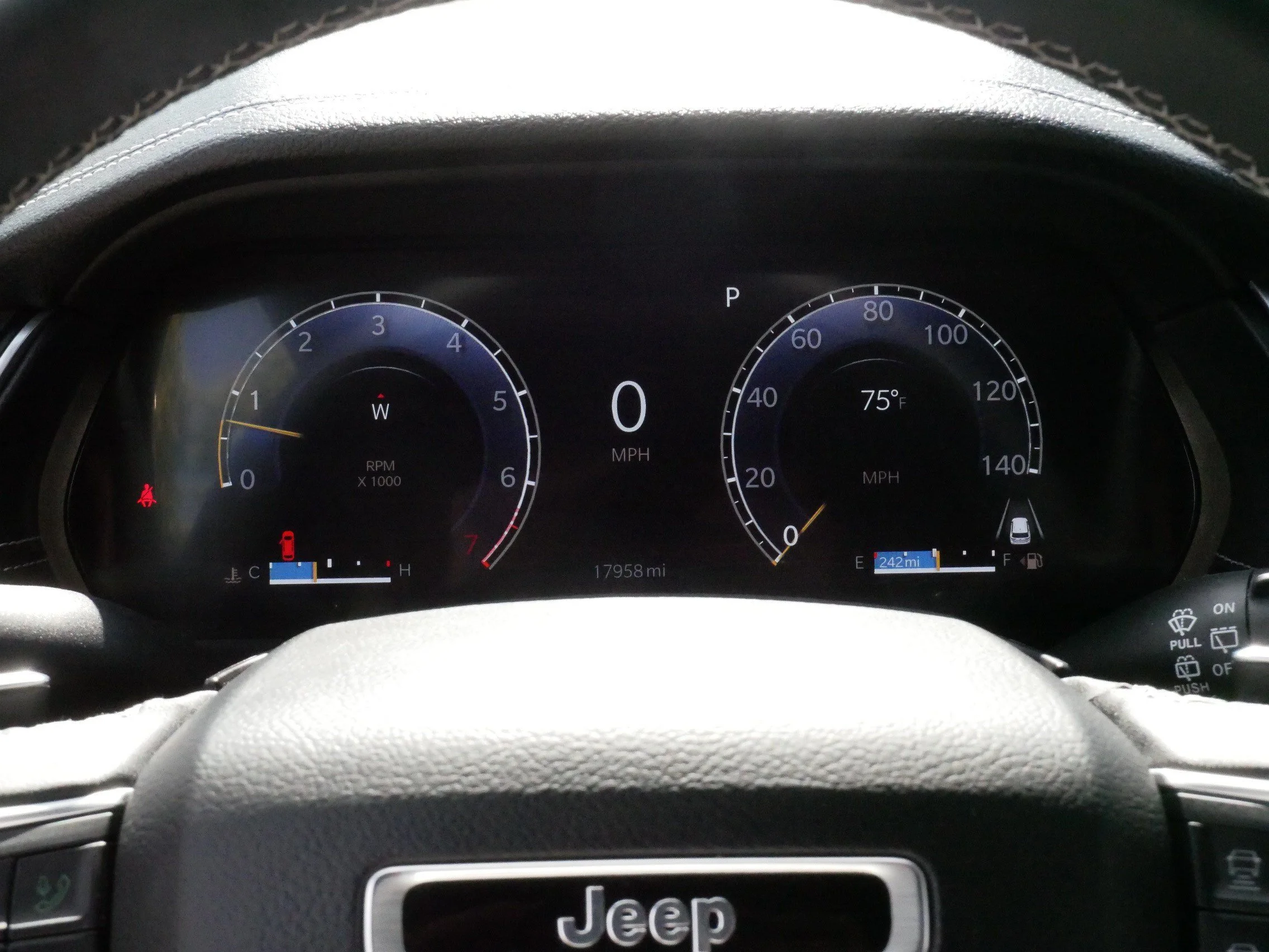 Used 2025 Diamond Black Crystal Pearlcoat Jeep Limited image 21