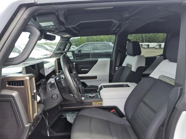 Used 2025 Interstellar White GMC 2X image 4