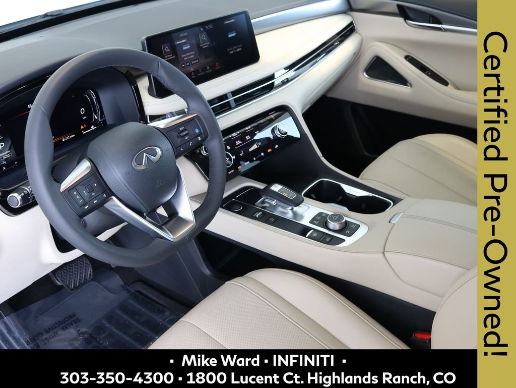 Used 2023 White INFINITI LUXE image 7