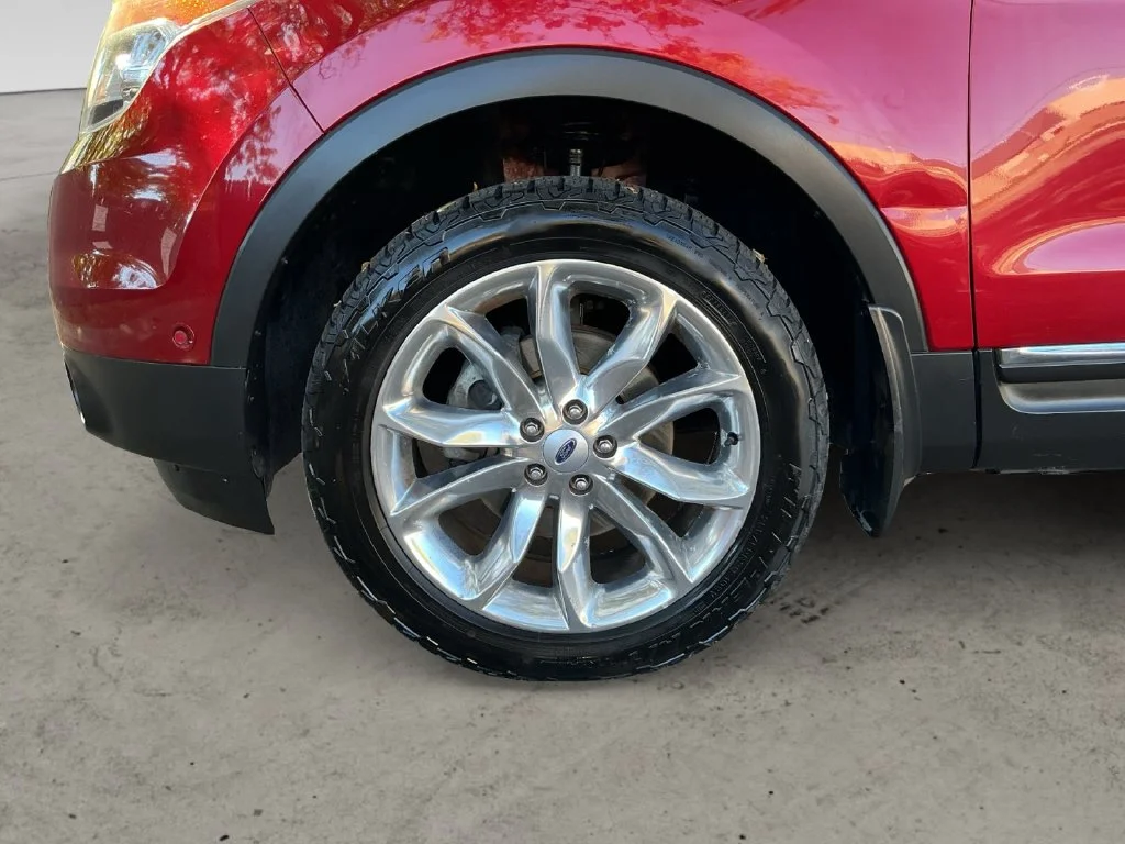 Used 2013 Red Ford Limited image 7