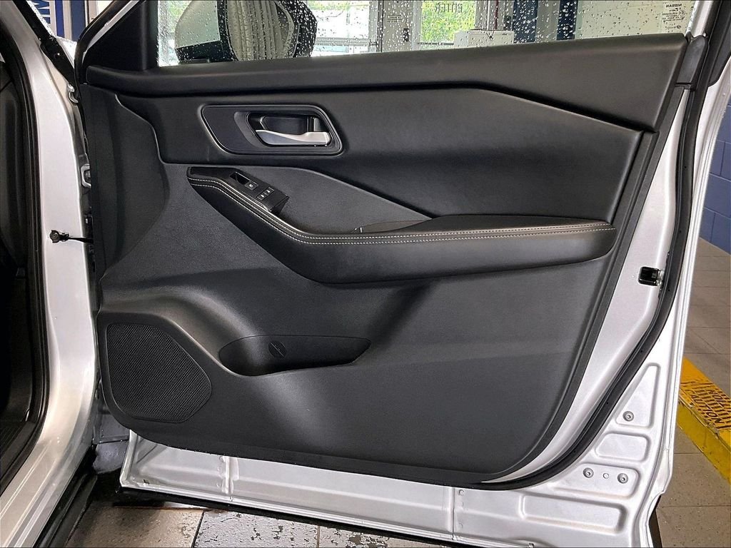 Used 2025 Silver Nissan SV image 12