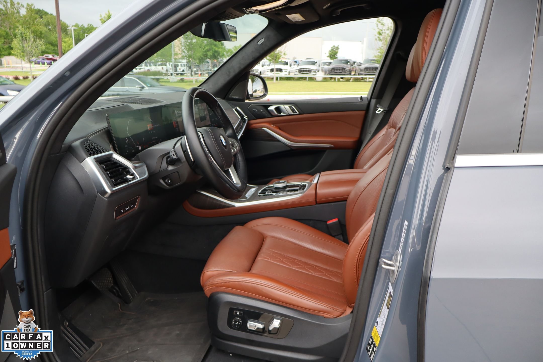 Used 2024  BMW xDrive40i image 26