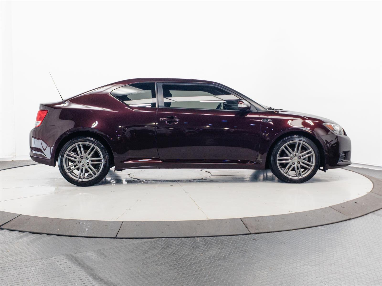 Used 2013 Red Scion Base image 12