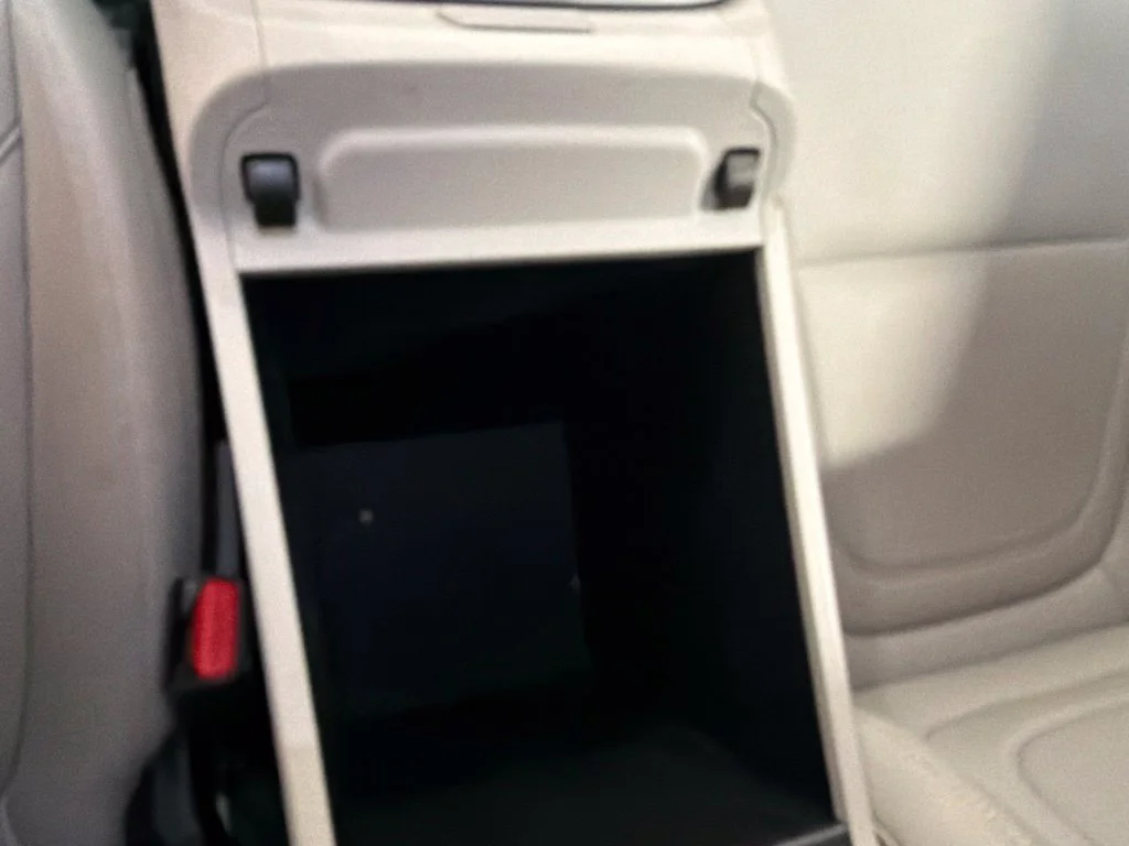 Used 2024 Shimmering Silver Hyundai SEL Convenience image 28