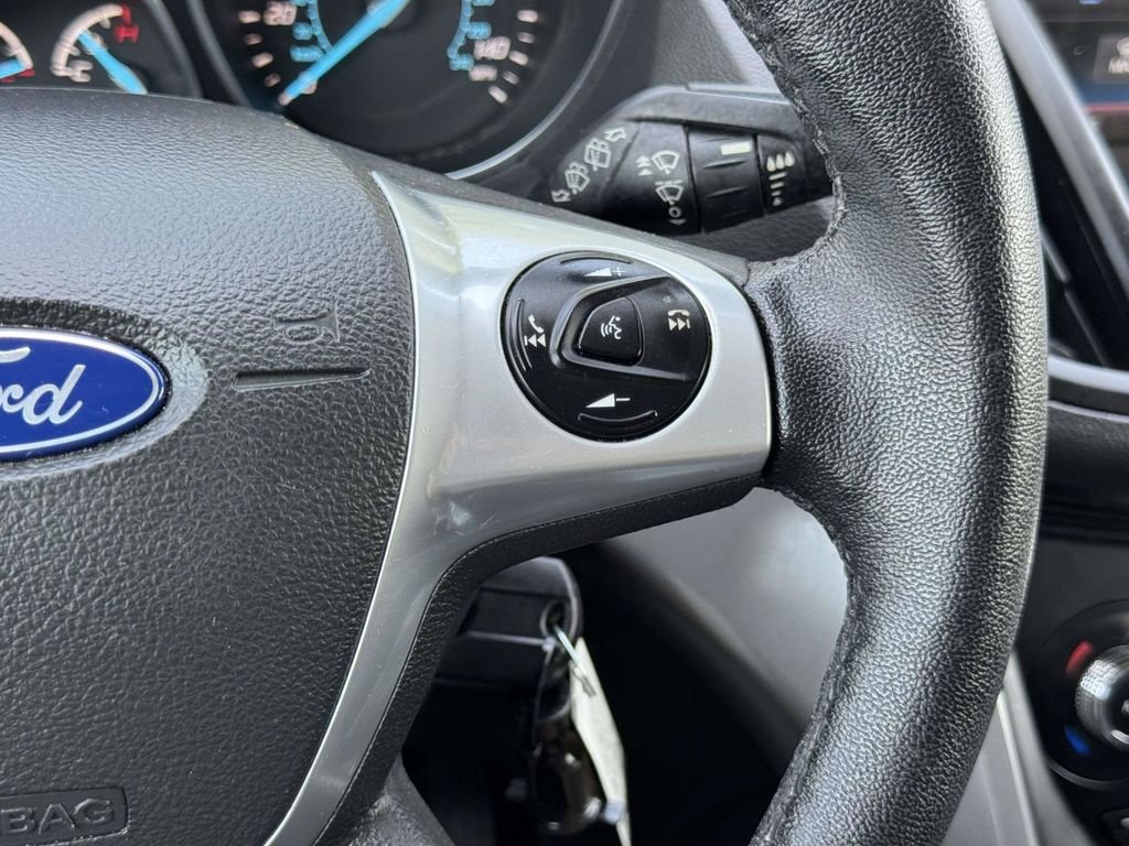 Used 2015 Red Ford SE image 13