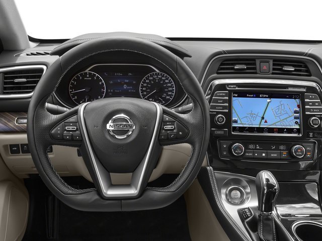 Used 2016 Pearl White Nissan 3.5 Platinum image 10