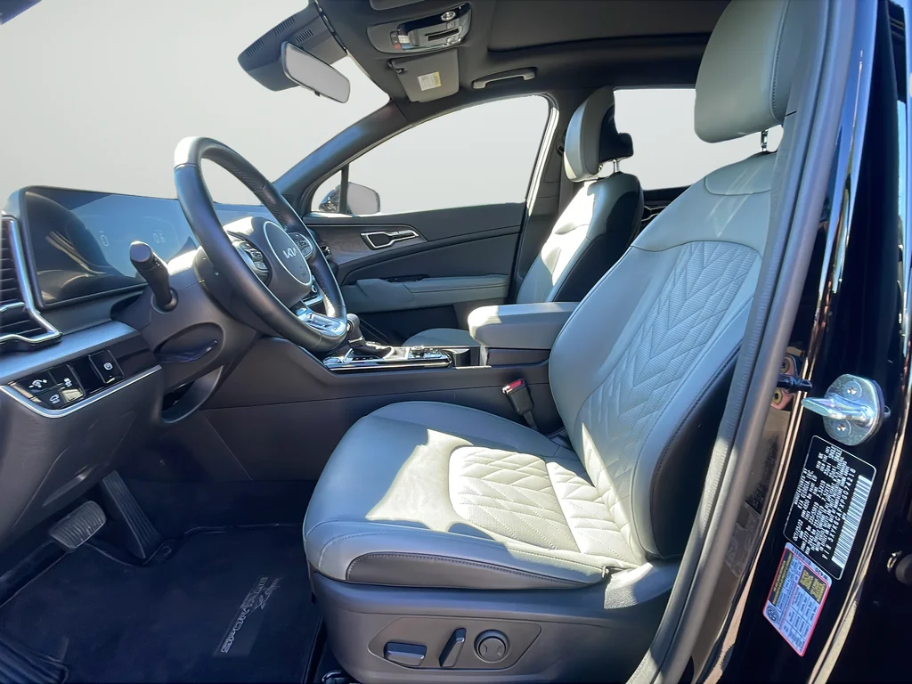 Used 2023 Black Kia X-Line image 10